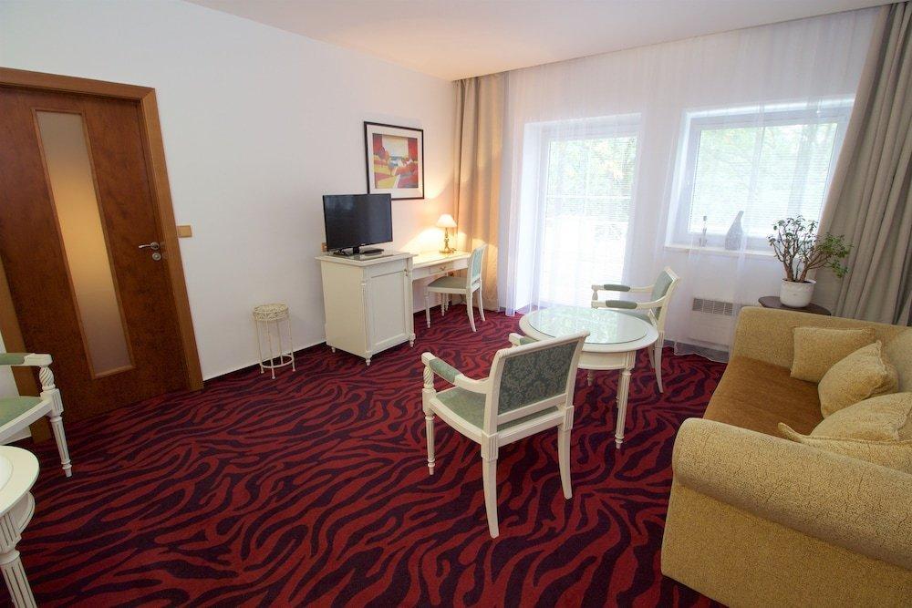 Hotel Galant Lednice Bagian luar foto